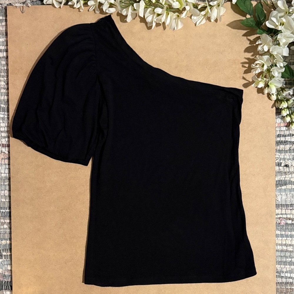 .✦ ݁˖Flash Sale.✦ ݁˖ One Shoulder Puff Sleeve Top - XS